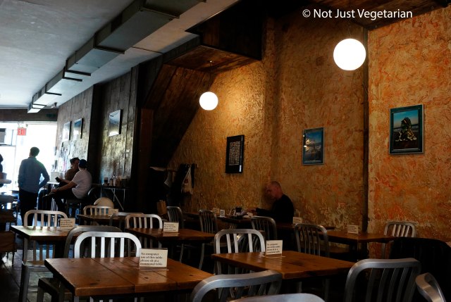 Inside 'sNice cafe in the West Village NYC