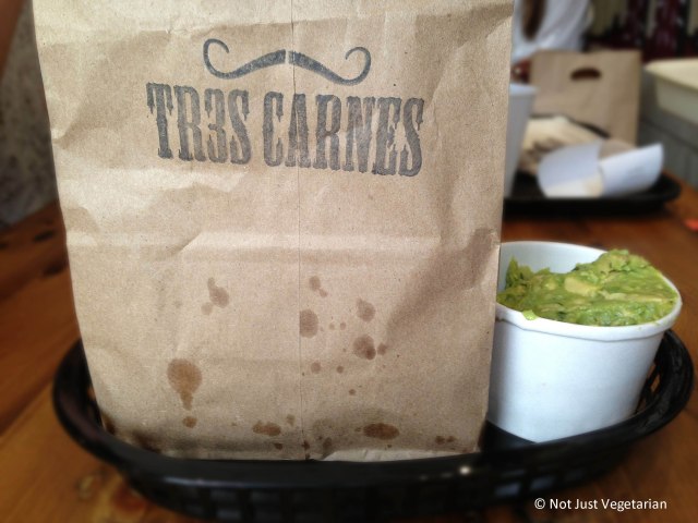Guacamole and chips at Tres Carnes NYC