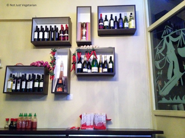 Inside Com Viet in London